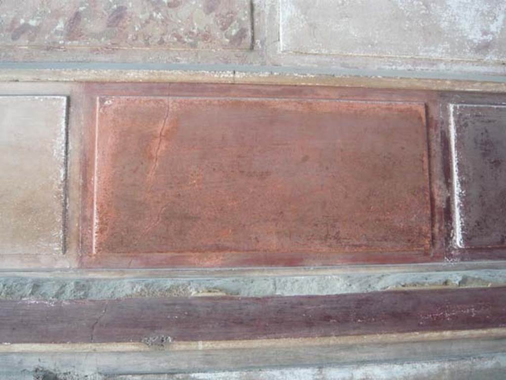 V.1 Herculaneum. August 2013. Detail from north side of entrance corridor. Photo courtesy of Buzz Ferebee.